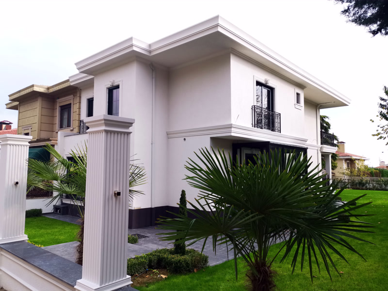 Beyaz ve Antrasit Kontrastlı Dış Cephe Söve ve Pilaster Sütun Uygulamaları