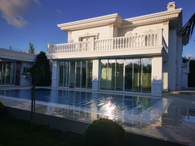 Görkemli Villa Cephelerinde Pilaster Sütun ve Balustrad Sistemleri