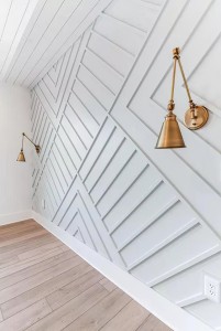 Pirinç Aplikli Geometrik Salon Duvarı Tasarımı