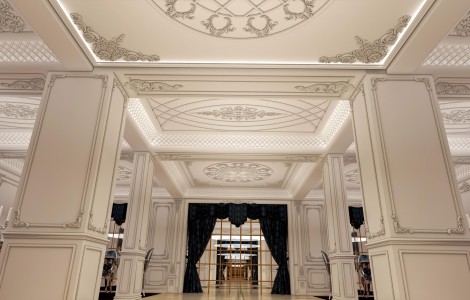 Pilaster Sütunlar ve Tavan Süslemeleriyle Geniş Salon Konseptleri