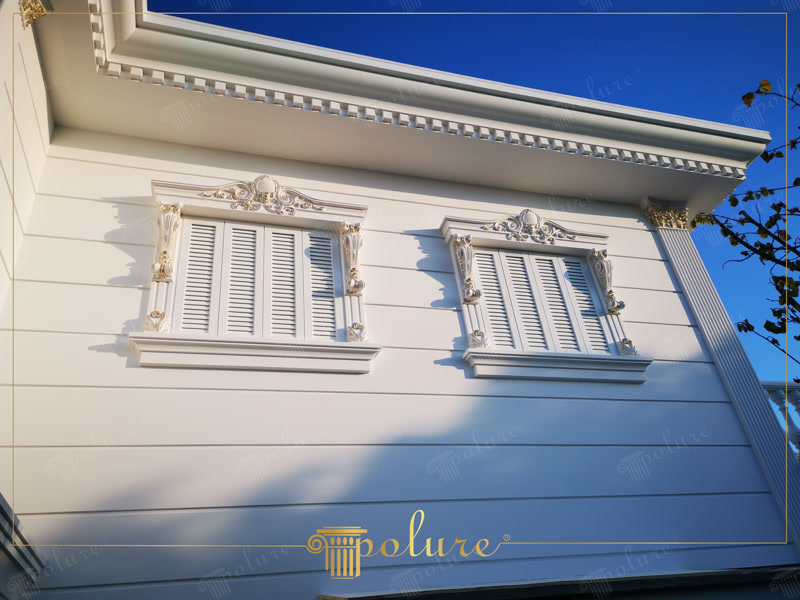 Klasik Villa Cephesinde Poliüretan Panel ve Pencere Sövesi Tasarımı