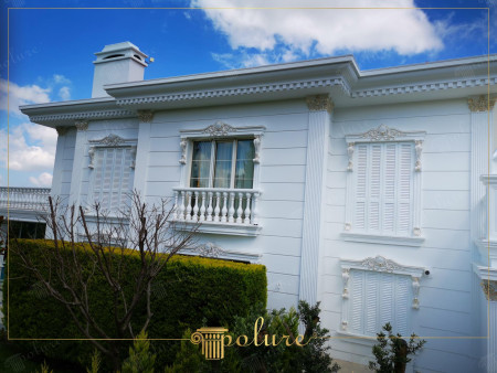 Beyaz Poliüretan Söve ve Pilaster Sütunlu Klasik Villa Cephesi