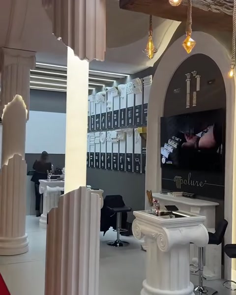 Polure Poliüretan Antik Sütun ve Söve Sistemleri ile Estetik Fuar Stand Tasarımları — 0:02