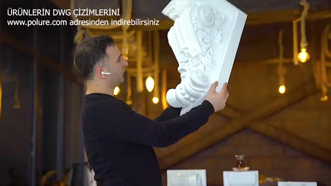 Kalın gövdeli payandanın kademeli kıvrımları yakından sergileniyor