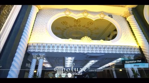 Oval tavan göbeği, kornişler ve sütun başlıkları detayı