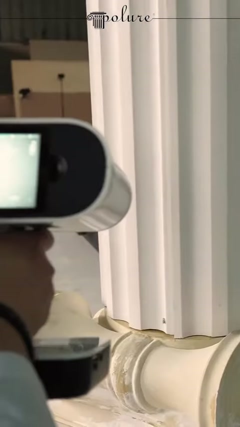 Yivli sütun gövdesi tarayıcının önünde dikey olarak konumlandırılıyor