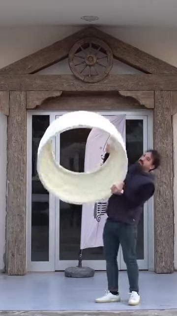 Yuvarlak sütun elemanının iç boşluğu ve kalın profili gösteriliyor