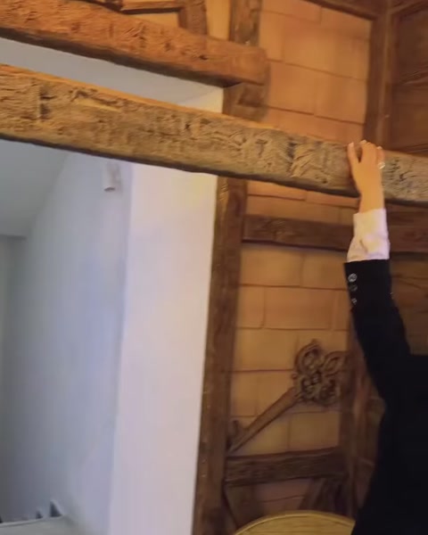 Poliüretan Ahşap Görünümlü Tavan Kütükleri ile Doğal ve Estetik Mekânlar — 0:12