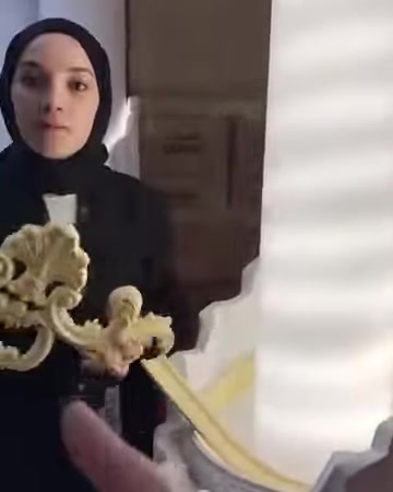 Sunucu, farklı kıvrımlara sahip iki süsleme örneğini karşılaştırıyor
