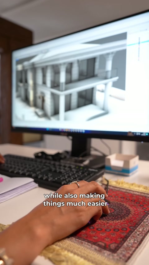 Tasarım ekranında sütunlu ön cephe modeli perspektif açıdan inceleniyor.