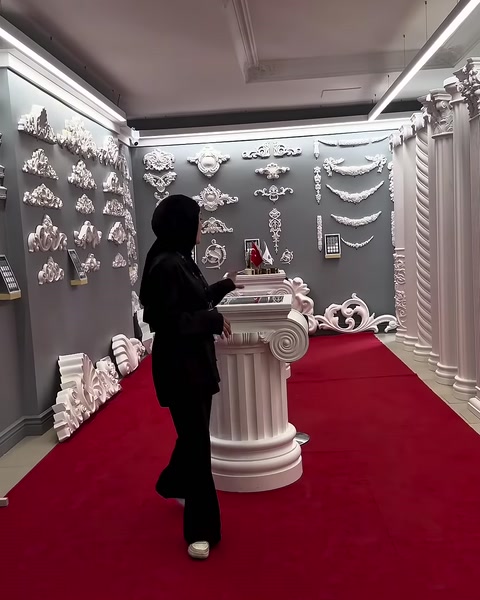 Yuvarlak sütun gövdesinden oluşturulan sehpa modeli tanıtılıyor