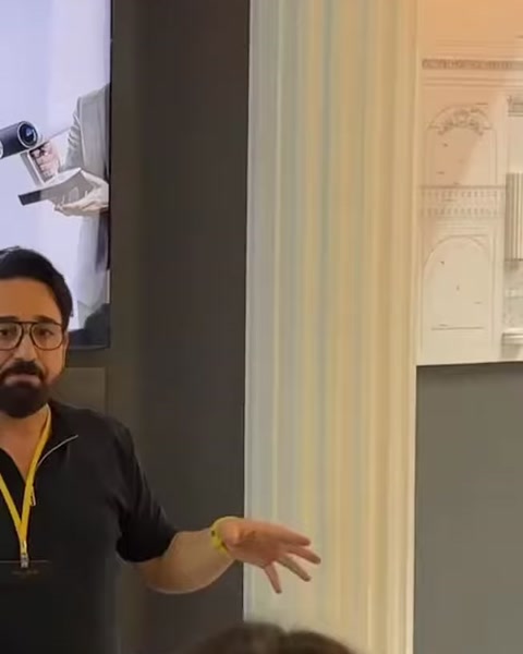 Klasik Sütunlu Fuar Tasarımı ile Zarif Mekânlar — 0:13