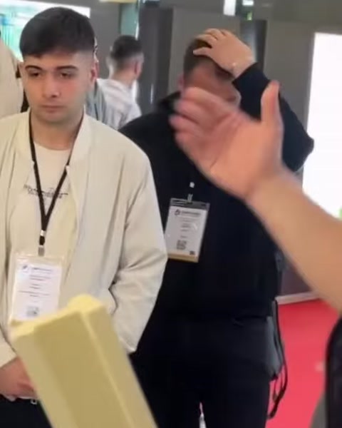 Klasik Sütunlu Fuar Tasarımı ile Zarif Mekânlar — 0:25