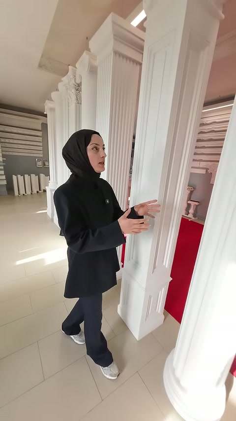 Yivli yuvarlak sütun ile köşeli pilaster modelleri birlikte tanıtılıyor.