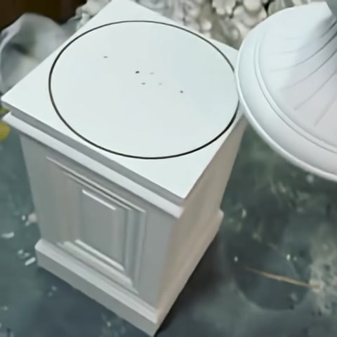 Poliüretan Üzeri Plastik Saksı, Dekoratif Dış ve İç Mekan Saksılarının İmalatı Fabrikadan Halka — 0:04