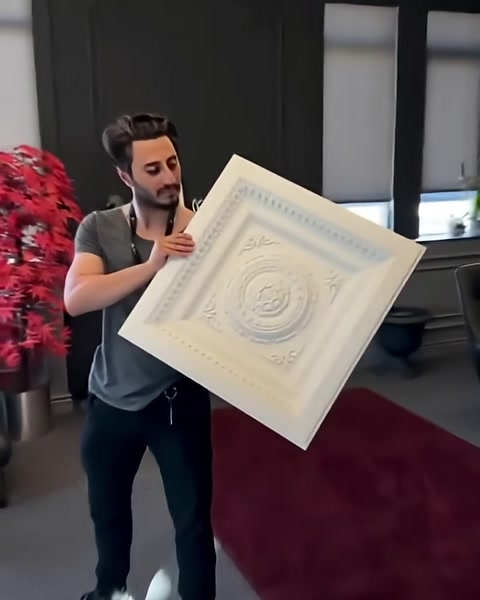 Kare Kaset Kubbe ve Geometrik Tavan Panelleriyle Klasik Mimariyi Modern Alanlara Taşıyan Poliüretan — 0:04