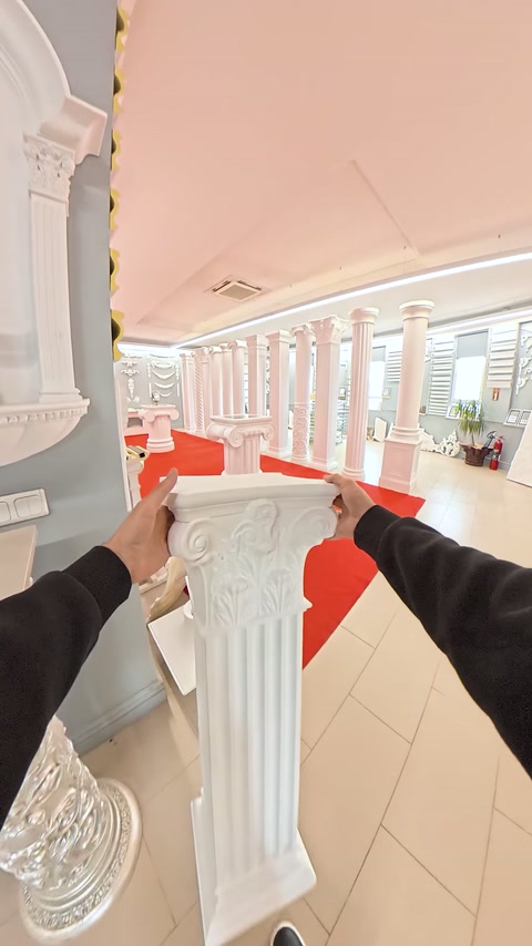 Bezemeli başlık yivli sütun gövdesi üzerinde yerleştirilerek deneniyor