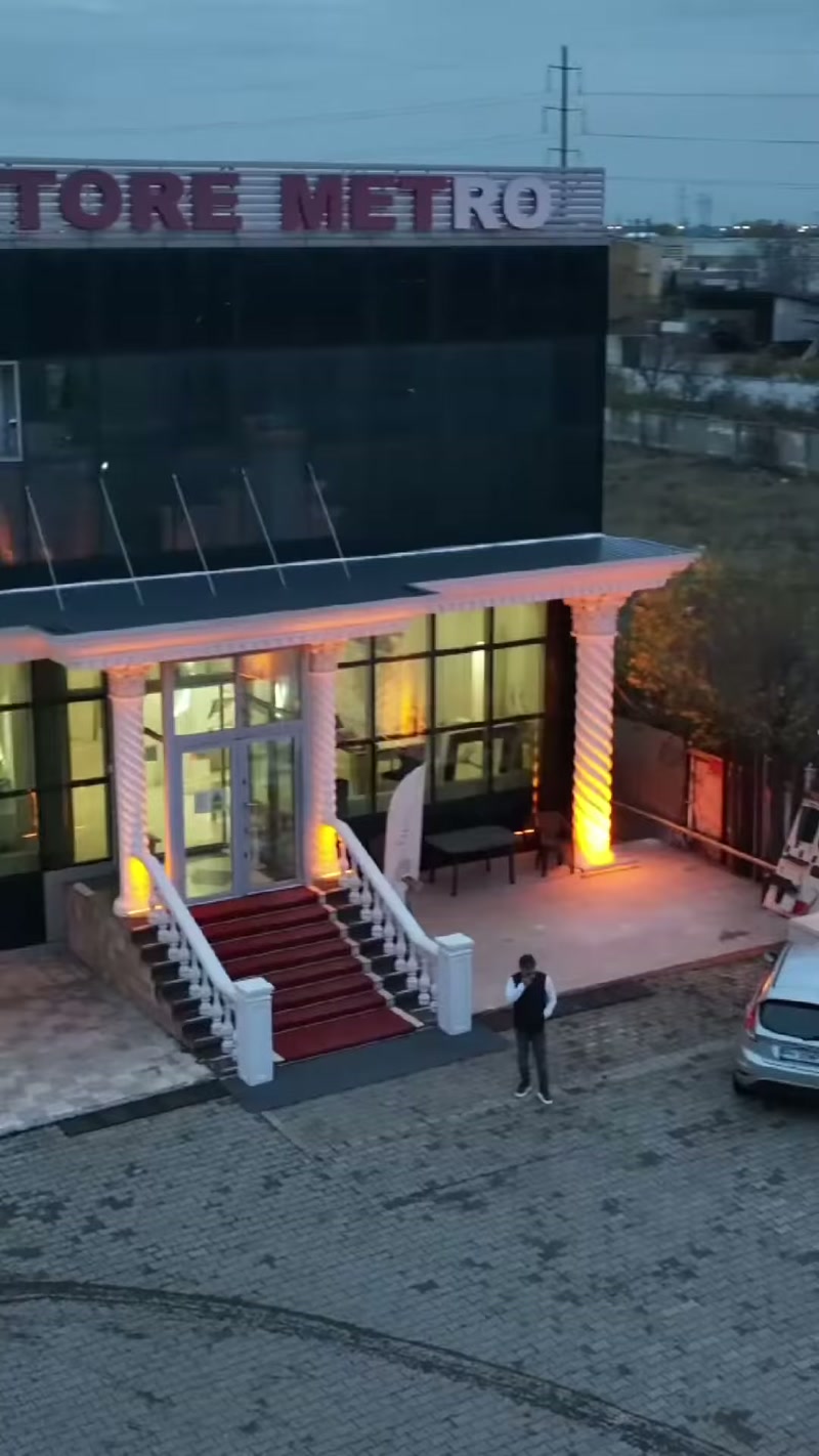 Giriş Kapısı Tasarımları: Estetik ve Dayanıklı Dekoratif Çözümler