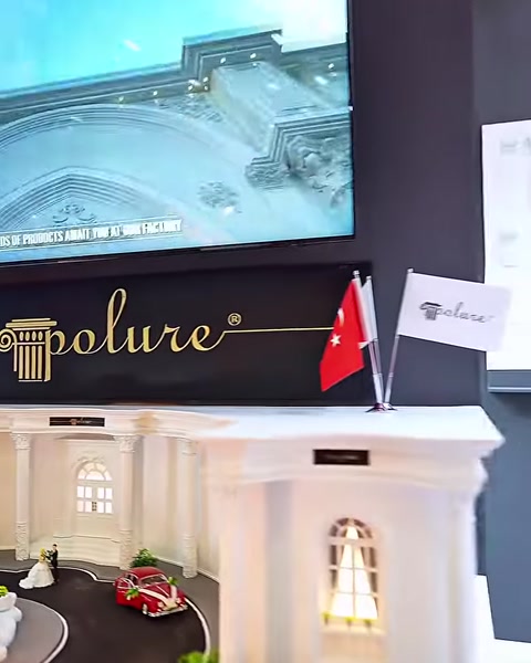 Ekrandaki söve profil detayı, standın mimari maketiyle birlikte sunuluyor