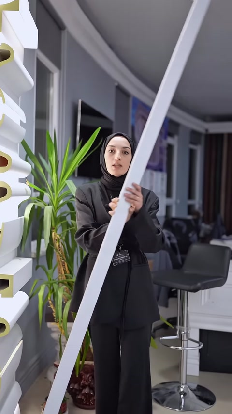 Uzun poliüretan kartonpiyer profilinin bütün yapısı tanıtılıyor