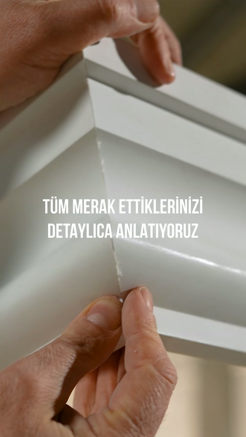 Açılı kesilmiş iki profil, düzgün köşe oluşturacak biçimde buluşturuluyor