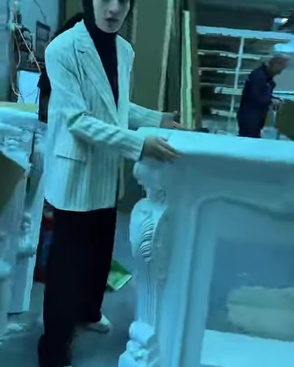 Geniş üst tablalı şömine modelinin köşe ve yüzey detayı
