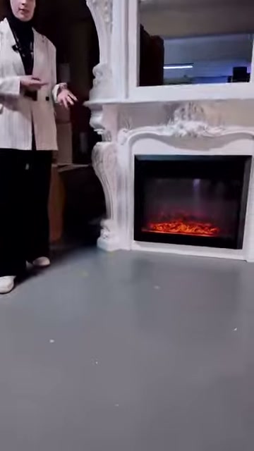 Sunucu yanan elektrikli haznenin üzerindeki kabartmalı kuşağı gösteriyor