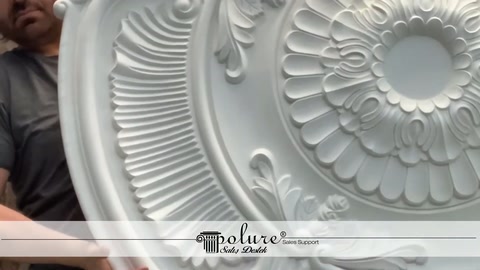 Yuvarlak modelin inci dizili halkası ve iç bezemeleri belirginleşiyor