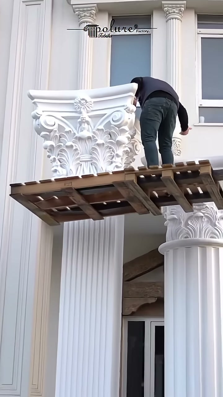 60 cm Dairesel Korint Sütun Başlığı, Desenli Ayak ve Yivli Sütun