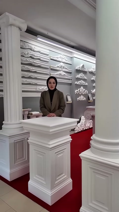 Sunucu katmanlı başlıklı kaidenin arkasından sütunları tanıtıyor