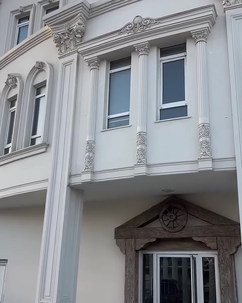 Polure Poliüretan Sütun Başlıkları ile Modern ve Klasik Mimari Dokunuşlar — 0:07