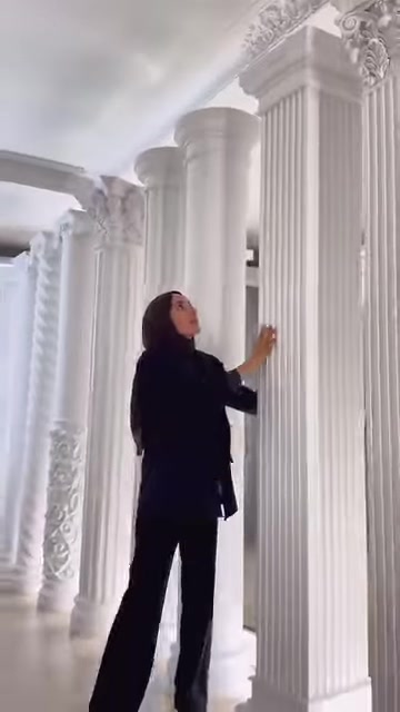 Sıralı sütunların başlık ve gövde biçimleri birlikte görülüyor.