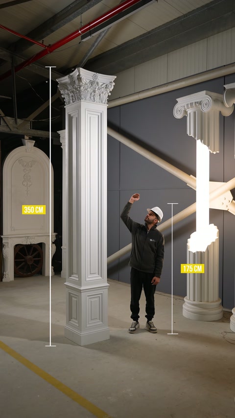 Atölyede yüksek pilaster çeşitleri ölçü işaretleriyle yan yana tanıtılıyor
