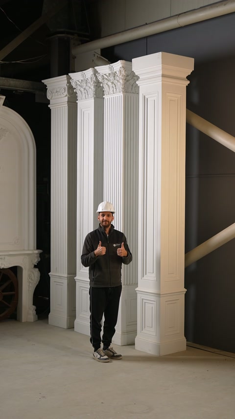 Kare ve yivli pilaster grubu atölyede sunucu eşliğinde gösteriliyor