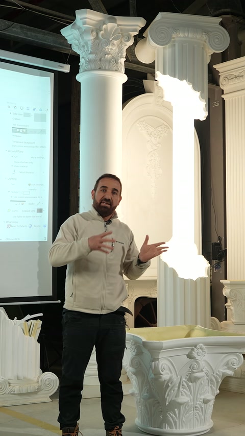 Sunucu, yivli gövde ve korint başlıkların bulunduğu bölümü anlatıyor.
